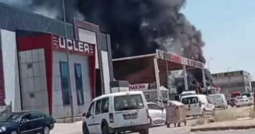 Gaziantep'te iş yeri yangını kontrol altına alınmaya çalışılıyor