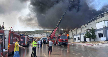 Gaziantep'te Tekstil Fabrikasında Yangın Çıktı