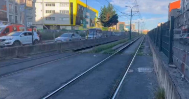 Gaziosmanpaşa'da Tramvay ile Motosiklet Çarpıştı: Bir Yaralı