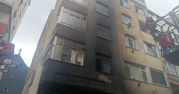 Gaziosmanpaşa'daki Hurdacıda Yangın Korkuttu