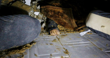 Gazze'de Çöken Bina Sonucu 2 Filistinli Hayatını Kaybetti