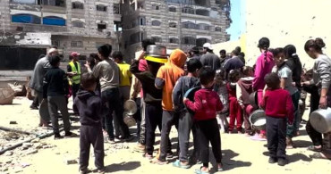 Gazzeli Çocuklar Açlıkla Mücadele Ediyor