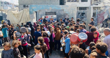 Gazze'ye Yardımlar Azalıyor: Deniz Feneri Derneği Uyarıyor