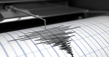 Gece yarısı 7,2 büyüklüğünde deprem: Tsunami riski devam ediyor