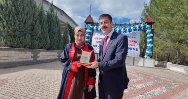 Gediz Sağlık Hizmetleri MYO'dan mezun olan 220 öğrenci sağlık ordusuna katıldı