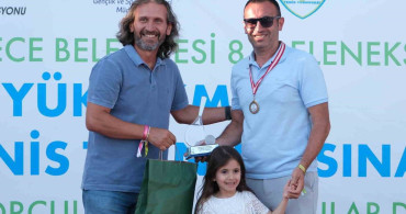Geleneksel Büyükçekmece açık tenis turnuvasında ödüller sahiplerini buldu