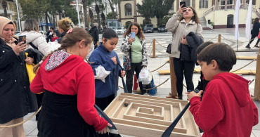 Geleneksel Oyunlar Tırı Manisa'da Çocuklarla Buluştu
