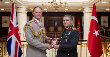 Genelkurmay başkanı bayraktaroğlu, birleşik krallık kara kuvvetleri komutanı orgeneral walker’i kabul etti