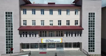 Geri Dönüşüm Malzemeleriyle Kurulan Kütüphane Öğrencilerin Yeni Mekanı Oldu