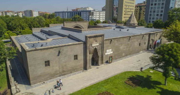 Gevher Nesibe Tıp Tarihi Müzesi'ne Hayranlık Ziyareti