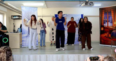 Gezici tiyatro, ilkokul öğrencilerini sanatla buluşturdu