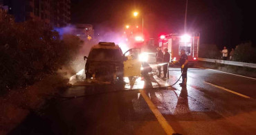 Giresun'da seyir halindeki otomobil alev aldı