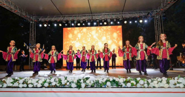 GKV Öğrencileri Anadolu'yu 'Dansın Renkleri' ile Canlandırdı