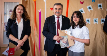 Gölbaşı'nda öğrenciler karne sevinci yaşadı