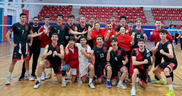 Gölcük Belediyespor Genç Erkek Voleybol Takımı Türkiye Finalleri'nde