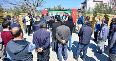 Gördes'te 73 Bin Domates Fidesi Üreticilere Dağıtıldı