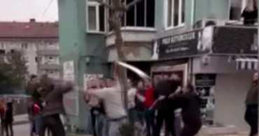 Görenler Çığlık Çığlığa Kaldı: Kavganın Ortasına Zülfikar Kılıcıyla Saldırdı!