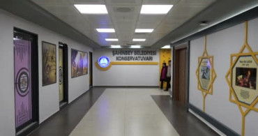 Görme Engelli Umut Geçili: Müzikle Karşılaştığı Engelere Meydan Okuyor