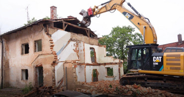 Görünmeyen Tehlike: Yıkılan eski binalar hastalığa yol açıyor