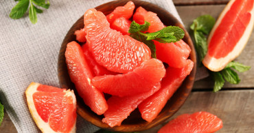 Greyfurt neye iyi gelir? Hangi hastalar greyfurt yiyemez? C vitamini kaynağı greyfurtun faydaları