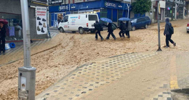 Gümüşhane'de Dolu ve Sağanak Yağış Felç Etti