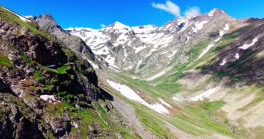 Gümüşhane'nin karlı zirveleri dronla görüntülendi