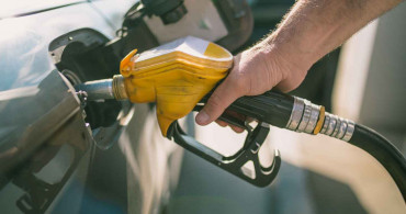 Güncel akaryakıt fiyatları ne oldu? Benzine indirim müjdesi: Peş peşe gelen zamların ardından sürpriz gelişme!