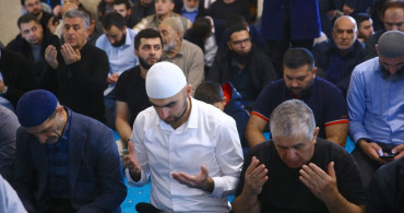 Gürcistan'da Düşen Uçakta Şehit Olan Askerler İçin Bakü'de Gıyabi Cenaze Namazı