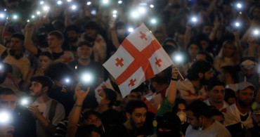 Gürcistan’da sokaklar kaynıyor: Yasa tasarısına büyük protesto