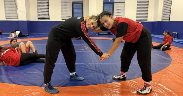 Güreşçi İkizler Şampiyonluk Peşinde