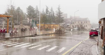 Güzelyurt'ta Bahar Döneminde Kar Yağışı