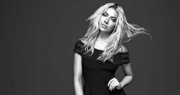 Hadise'nin Transparan Kıyafeti Sosyal Medyayı Salladı