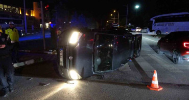 Hafif Ticari Araç Otomobille Çarpıştı: Bir Çocuk Yaralandı