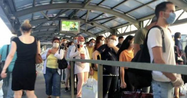 Haftanın İlk Gününde Metrobüslerde Sosyal Mesafesiz Yolculuk!