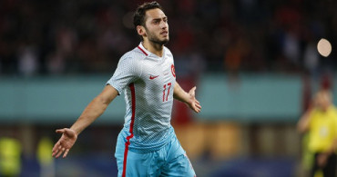 Hakan Çalhanoğlu Tatil Klibi Sosyal Medyayı Salladı