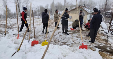 Hakkari Durankaya'da Ahır Çöktü, 5 Koyun Telef Oldu