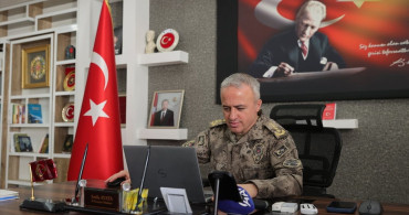 Hakkari Emniyet Müdürü Ayata, Anadolu Ajansı'nın Yılın Kareleri Oylamasına Katıldı