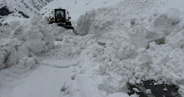 Hakkari-Şırnak Yolunda Çığ Temizliği Tamamlandı