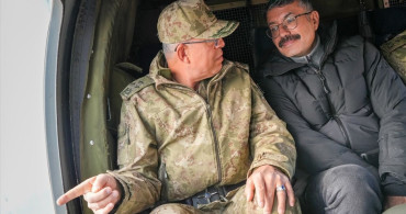 Hakkari'de Askeri Birliklere Ziyaret