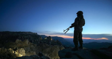 Hakkari'de İkna Edilen 1 Terörist Teslim Oldu