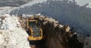 Hakkari'de Mayıs Ayında 5 Metre Karla Mücadele