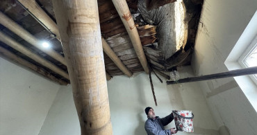 Hakkari'de Yağışlar Nedeniyle Ev Çöktü