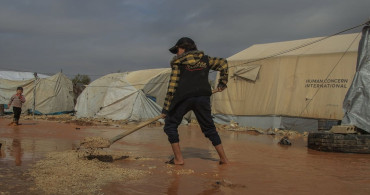 Halep’te Sel Felaketi: Sığınmacı Kampları Su Altında Kaldı