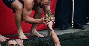 Haliç'te Haç Çıkarma Töreni