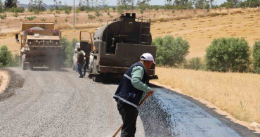 Haliliye kırsalında yollar sathi asfalt kaplamayla yenileniyor