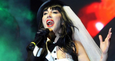 Hande Yener'in Bulunduğu Mekana Silahlı Saldırı!