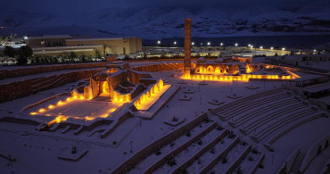 Hasankeyf'teki Tarihi Yapılar Karla Kaplandı