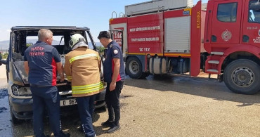 Hassa'da Motor Yangını: Minibüs Kullanılmaz Hale Geldi