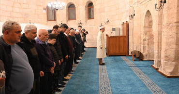Hatay ve Osmaniye'de Ramazanın İlk Teravih Namazı Kılındı