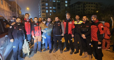 Hatay'da 3 Yaşındaki Çocuk Ekipler Tarafından Bulundu